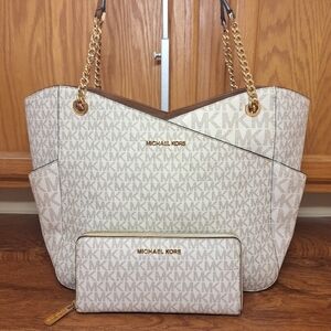 Michael Kors Vanilla Shoulder Bag w/ Wallet